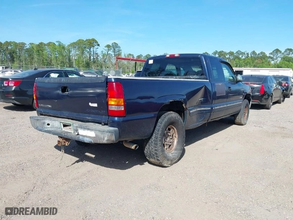 2000 Chevrolet Silverado 2500 LS with VIN 1GCGC29U0YE149496, listed as a IAAI auction lot 41967368 with 282,833 mi miles. Bid and sale history available at carsss.com. Image 4.
