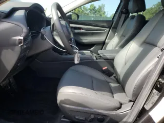 2024 Mazda 3 S Preferred z VIN 3MZBPACMXRM437018, wystawiony jako Copart lot #55294135 z przebiegiem 3 028 mil mil oraz Szkoda całkowita • Salvage title. Historia ofert i sprzedaży dostępna na DreamBid. Obrazek 7.