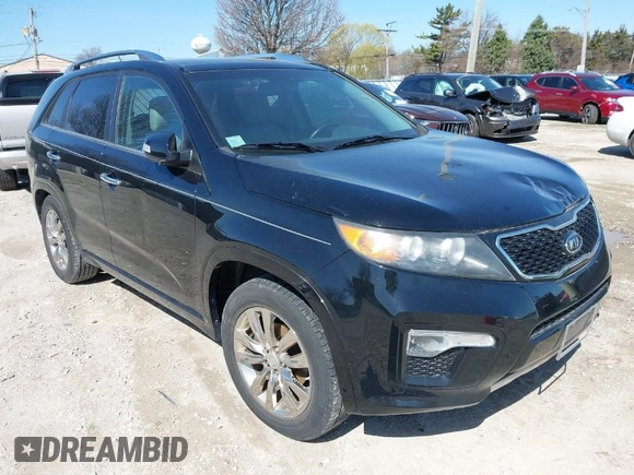 2011 Kia Sorento SX with VIN 5XYKW4A20BG101812, listed as a IAAI auction lot 41971961 with 84,469 mi miles. Bid and sale history available at carsss.com. Image 1.