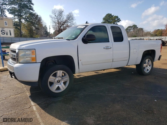 2007 Chevrolet Silverado 1500 LT w/1LT with VIN 1GCEC19J97Z652748, listed as a Copart auction lot 85038084 with 299,328 mi miles and Clean Title. Bid and sale history available at carsss.com. Image 1.