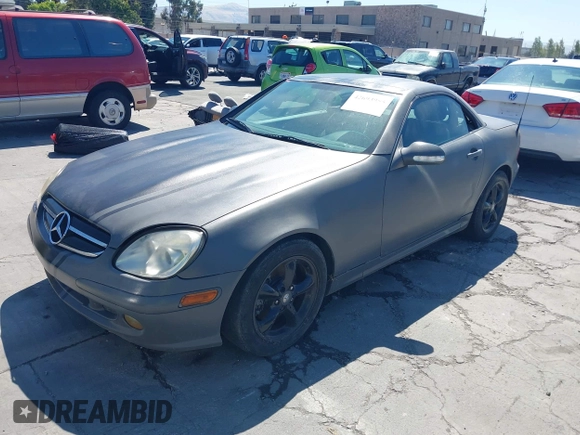 2002 Mercedes-Benz SLK 320 с VIN WDBKK65F92F254369, выставлен на аукционе IAAI как лот 42693955 с пробегом 237 391 миль миль и . История ставок и продаж доступна на DreamBid. Изображение 2.