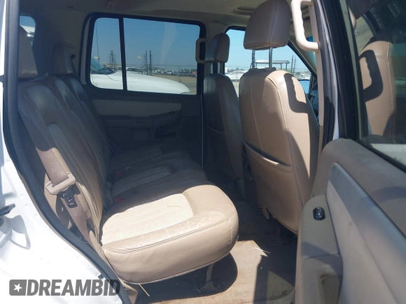2002 Mercury Mountaineer z VIN 4M2DU86E32UJ04110, wystawiony jako IAAI lot #42211181 z przebiegiem 109 760 mil mil oraz . Historia ofert i sprzedaży dostępna na DreamBid. Obrazek 8.