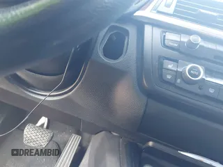 2014 BMW 3 Series 328i xDrive с VIN WBA3B5C51EP542103, выставлен на аукционе IAAI как лот 40113663 с пробегом 160 776 миль миль и . История ставок и продаж доступна на DreamBid. Изображение 6.