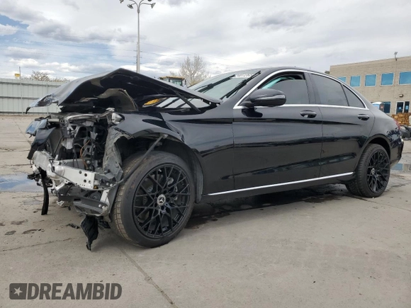 2018 Mercedes-Benz C 300 z VIN 55SWF4KB6JU260919, wystawiony jako Copart lot #52407265 z przebiegiem 67 613 mil mil oraz Szkoda całkowita • Salvage title. Historia ofert i sprzedaży dostępna na DreamBid. Obrazek 1.