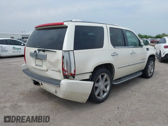 2008 Cadillac Escalade z VIN 1GYFK63838R213504, wystawiony jako IAAI lot #42074133 z przebiegiem 123 986 mil mil oraz . Historia ofert i sprzedaży dostępna na DreamBid. Obrazek 4.