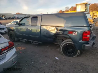 2009 Chevrolet Silverado 1500 LTZ with VIN 1GCEK39019Z276278, listed as a Copart auction lot 82020864 with 167,777 mi miles and Salvage Title. Bid and sale history available at carsss.com. Image 2.