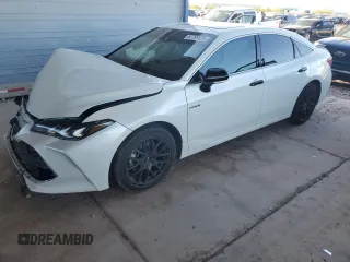 2021 Toyota Avalon Hybrid XSE z VIN 4T1EA1AB5MU010090, wystawiony jako Copart lot #52791825 z przebiegiem 44 818 mil mil oraz Szkoda całkowita • Salvage title. Historia ofert i sprzedaży dostępna na DreamBid. Obrazek 1.