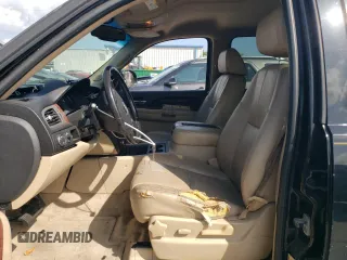 2008 Chevrolet Suburban 3LT z VIN 3GNFC16J88G284547, wystawiony jako Copart lot #58134855 z przebiegiem 198 065 mil mil oraz Szkoda całkowita • Salvage title. Historia ofert i sprzedaży dostępna na DreamBid. Obrazek 7.