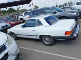 1982 Mercedes-Benz 380 with VIN WDBBA45A1CB015578, listed as a IAAI auction lot 42062020 with 42,746 mi miles. Bid and sale history available at carsss.com. Image 14.