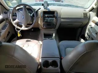 2005 Ford Explorer Eddie Bauer z VIN 1FMDU64K25UA13896, wystawiony jako Copart lot #74834114 z przebiegiem Nie podano mil oraz Czysty tytuł • Clean title. Historia ofert i sprzedaży dostępna na DreamBid. Obrazek 8.