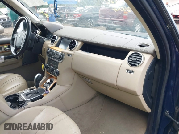2013 Land Rover LR4 HSE z VIN SALAG2D4XDA672844, wystawiony jako IAAI lot #42763262 z przebiegiem 164 596 mil mil oraz . Historia ofert i sprzedaży dostępna na DreamBid. Obrazek 5.