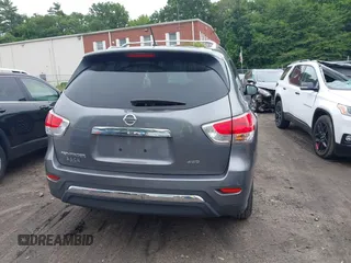 2015 Nissan Pathfinder S z VIN 5N1AR2MM3FC675623, wystawiony jako IAAI lot #42697236 z przebiegiem 99 686 mil mil oraz . Historia ofert i sprzedaży dostępna na DreamBid. Obrazek 17.