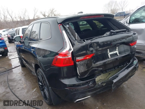 2019 Volvo XC60 R-Design with VIN LYV102RM9KB297622, listed as a IAAI auction lot 41582805 with 66,334 mi miles. Bid and sale history available at carsss.com. Image 3.