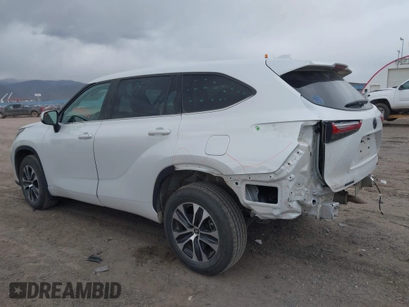 2022 Toyota Highlander XLE with VIN 5TDGZRBHXNS234405, listed as a IAAI auction lot 42045237 with 49,875 mi miles and . Bid and sale history available at DreamBid. Image 6.