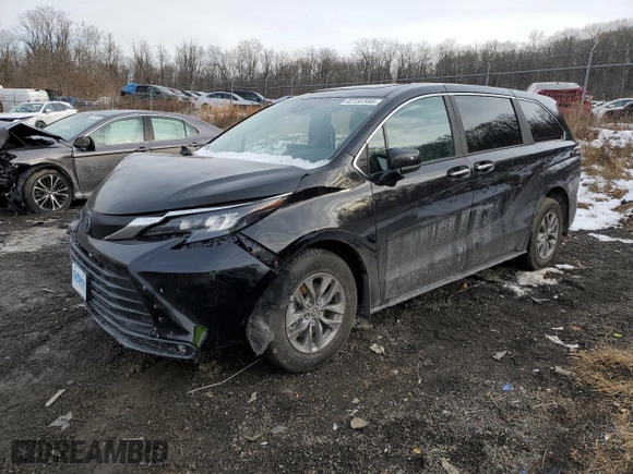 2025 Toyota Sienna XLE with VIN 5TDYRKEC2SS235037, listed as a Copart auction lot 42732585 with 2,347 mi miles and Salvage Title. Bid and sale history available at carsss.com. Image 1.