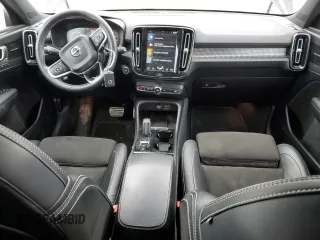 2019 Volvo XC40 R-Design with VIN YV4162UM7K2045386, listed as a Copart auction lot 47389645 with 101,592 mi miles and Salvage title. Bid and sale history available at DreamBid. Image 8.