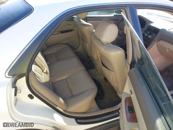2000 Lexus ES 300 with VIN JT8BF28G9Y0282007, listed as a IAAI auction lot 41702668 with 154,025 mi miles. Bid and sale history available at carsss.com. Image 8.