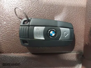 2013 BMW X1 xDrive28i with VIN WBAVL1C56DVR87073, listed as a IAAI auction lot 41532114 with 93,759 mi miles. Bid and sale history available at carsss.com. Image 11.