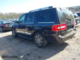 2007 Lincoln Navigator with VIN 5LMFU28577LJ18297, listed as a IAAI auction lot 41683240 with 209,175 mi miles. Bid and sale history available at carsss.com. Image 3.