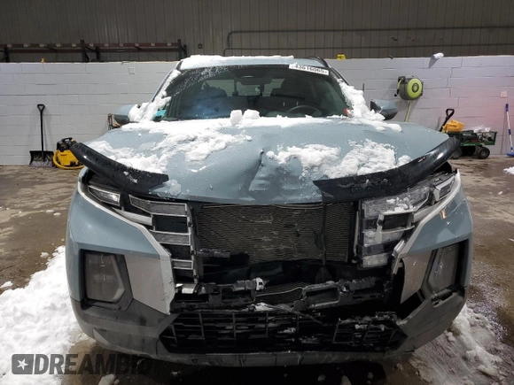 2024 Hyundai Santa Cruz SEL z VIN 5NTJCDAE1RH079788, wystawiony jako Copart lot #43616065 z przebiegiem 25 897 mil mil oraz Szkoda całkowita • Salvage title. Historia ofert i sprzedaży dostępna na DreamBid. Obrazek 5.