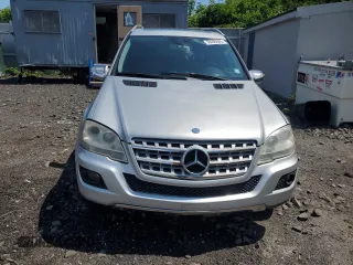 2010 Mercedes-Benz M 350 z VIN 4JGBB8GB5AA573797, wystawiony jako Copart lot #58290885 z przebiegiem 149 675 mil mil oraz Czysty tytuł • Clean title. Historia ofert i sprzedaży dostępna na DreamBid. Obrazek 5.