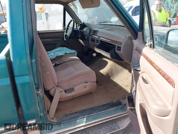 1996 Ford F-150 z VIN 1FTEF15N7TLA47916, wystawiony jako IAAI lot #41972655 z przebiegiem 130 257 mil mil oraz . Historia ofert i sprzedaży dostępna na DreamBid. Obrazek 5.