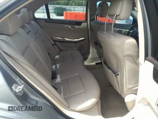 2014 Mercedes-Benz E 350 Sport z VIN WDDHF5KB2EA804546, wystawiony jako IAAI lot #42753310 z przebiegiem 182 861 mil mil oraz . Historia ofert i sprzedaży dostępna na DreamBid. Obrazek 8.
