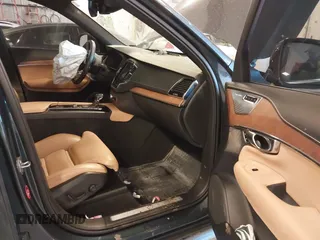 2018 Volvo XC90 Inscription with VIN YV4A22PLXJ1344826, listed as a IAAI auction lot 41663313 with 93,227 mi miles. Bid and sale history available at carsss.com. Image 5.