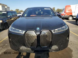 2022 BMW iX xDrive50 with VIN WB523CF07NCK45940, listed as a Copart auction lot 83430314 with 28,272 mi miles and Clean Title. Bid and sale history available at carsss.com. Image 5.
