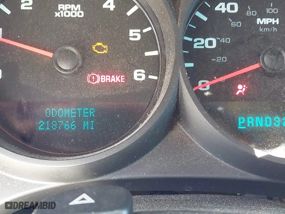 2011 Chevrolet Silverado 1500 LS with VIN 3GCPKREA4BG353984, listed as a IAAI auction lot 42094148 with 218,766 mi miles. Bid and sale history available at carsss.com. Image 7.