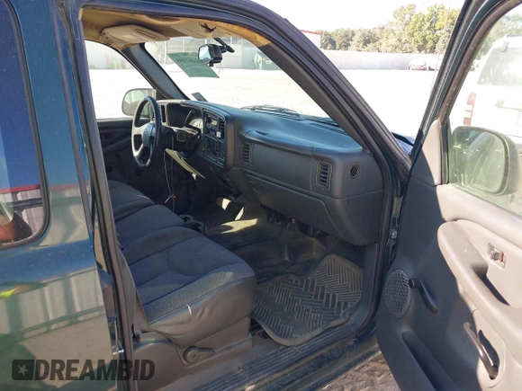 2004 Chevrolet Silverado 1500 LS with VIN 2GCEC19T741274239, listed as a IAAI auction lot 40461498 with 263,905 mi miles. Bid and sale history available at carsss.com. Image 5.