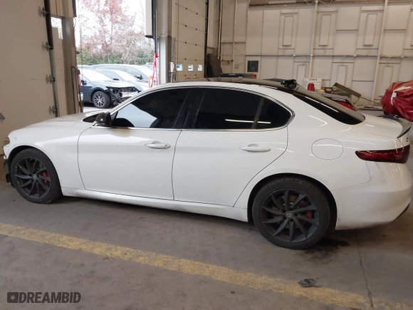 2017 Alfa Romeo Giulia with VIN ZARFAEDN1H7552738, listed as a IAAI auction lot 41529238 with 107,421 mi miles. Bid and sale history available at carsss.com. Image 15.