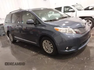 2017 Toyota Sienna XLE Auto Access Seat with VIN 5TDYZ3DC1HS837895, listed as a IAAI auction lot 41993944 with 115,771 mi miles. Bid and sale history available at carsss.com. Image 1.