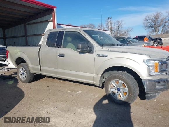 2018 Ford F-150 XL z VIN 1FTEX1CB4JFA48233, wystawiony jako IAAI lot #41151649 z przebiegiem 179 543 mil mil oraz . Historia ofert i sprzedaży dostępna na DreamBid. Obrazek 13.