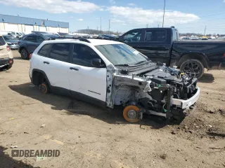 2017 Jeep Cherokee Altitude z VIN 1C4PJLAB4HW540506, wystawiony jako Copart lot #62934975 z przebiegiem Nie podano mil oraz Nie do naprawy • Non repairable. Historia ofert i sprzedaży dostępna na DreamBid. Obrazek 4.