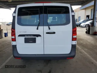 2017 Mercedes-Benz Metris Cargo z VIN WD3PG2EA7H3227939, wystawiony jako Copart lot #59745955 z przebiegiem 63 255 mil mil oraz Szkoda całkowita • Salvage title. Historia ofert i sprzedaży dostępna na DreamBid. Obrazek 6.