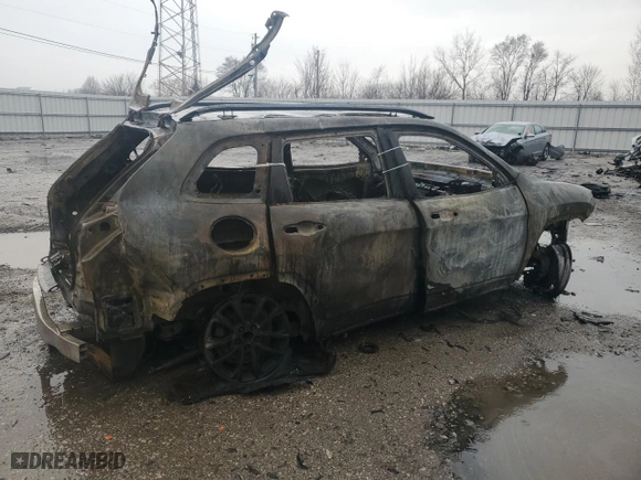 2019 Jeep Cherokee Latitude with VIN 1C4PJLCB1KD327593, listed as a Copart auction lot 49848315 with 0 mi miles and Non Repairable. Bid and sale history available at carsss.com. Image 3.