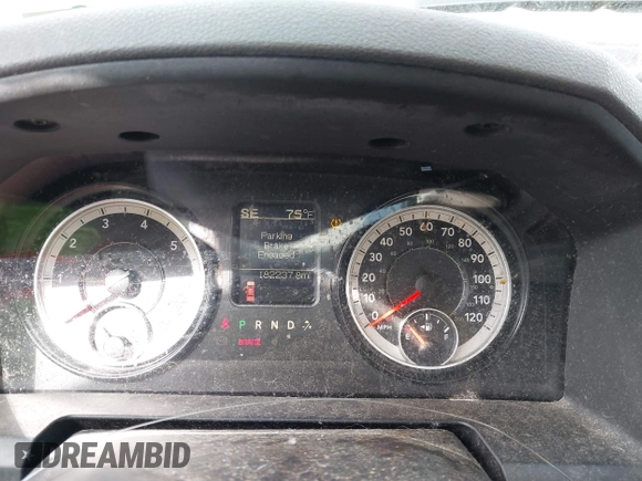 2016 Ram 1500 Express z VIN 1C6RR6FG1GS107293, wystawiony jako IAAI lot #42180339 z przebiegiem 182 237 mil mil oraz . Historia ofert i sprzedaży dostępna na DreamBid. Obrazek 7.