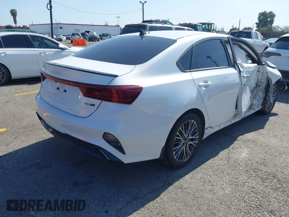 2022 Kia Forte GT-Line with VIN 3KPF54AD2NE509834, listed as a IAAI auction lot 41980278 with 16,362 mi miles. Bid and sale history available at carsss.com. Image 4.