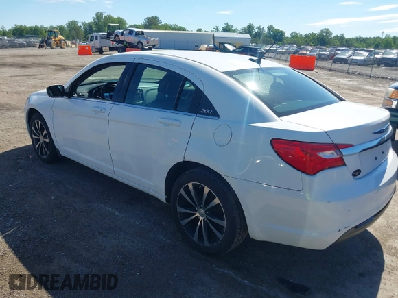 2013 Chrysler 200 Limited with VIN 1C3CCBCG4DN574932, listed as a IAAI auction lot 42219584 with 123,992 mi miles. Bid and sale history available at carsss.com. Image 3.