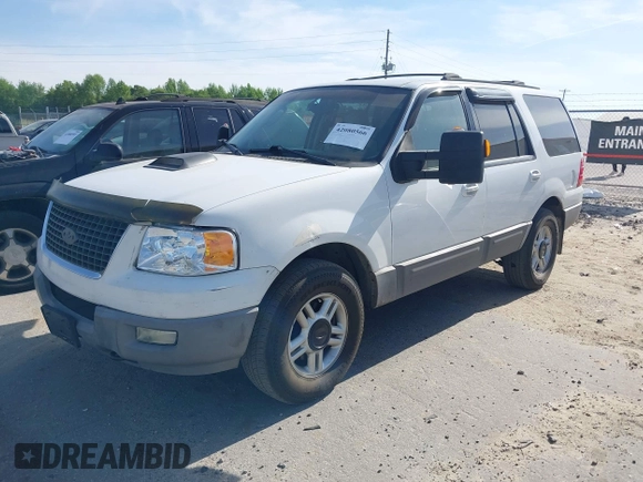 2003 Ford Expedition Special Service with VIN 1FMFU16L63LA30060, listed as a IAAI auction lot 42080566 with 178,757 mi miles. Bid and sale history available at carsss.com. Image 2.