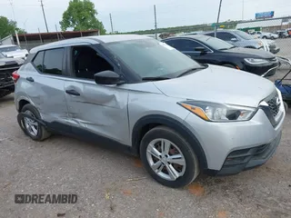 2020 Nissan Kicks S z VIN 3N1CP5BV4LL479001, wystawiony jako IAAI lot #42272204 z przebiegiem 68 746 mil mil oraz . Historia ofert i sprzedaży dostępna na DreamBid. Obrazek 1.