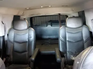 2016 Cadillac Escalade z VIN 1GYS3AKJ6GR439070, wystawiony jako Copart lot #57248985 z przebiegiem 221 014 mil mil oraz Tytuł czysty. Historia ofert i sprzedaży dostępna na DreamBid. Obrazek 10.