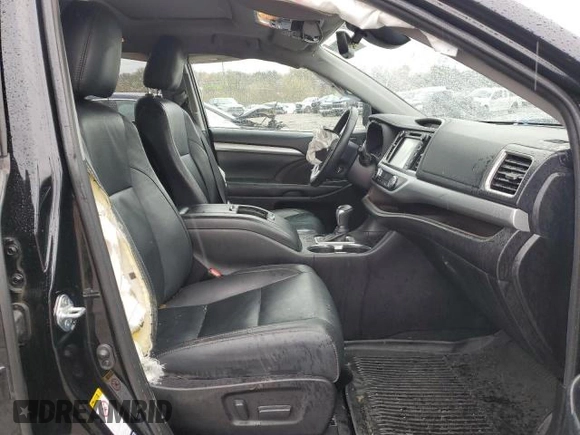 2019 Toyota Highlander SE z VIN 5TDJZRFH6KS587607, wystawiony jako Copart lot #73529944 z przebiegiem Nie podano mil oraz Szkoda całkowita • Salvage title. Historia ofert i sprzedaży dostępna na DreamBid. Obrazek 7.