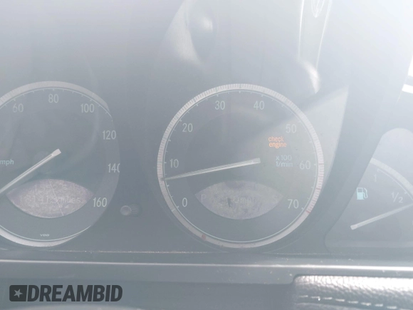 2004 Mercedes-Benz SL 500 z VIN WDBSK75F94F077444, wystawiony jako IAAI lot #42366519 z przebiegiem 181 413 mil mil oraz . Historia ofert i sprzedaży dostępna na DreamBid. Obrazek 7.