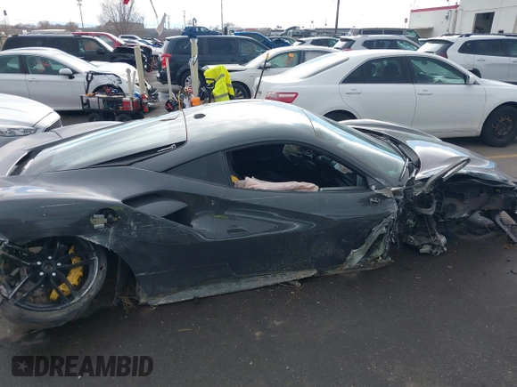 2018 Ferrari 488 z VIN ZFF79ALA9J0229410, wystawiony jako IAAI lot #41511074 z przebiegiem Nie podano mil oraz . Historia ofert i sprzedaży dostępna na DreamBid. Obrazek 13.