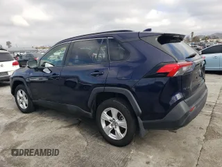 2019 Toyota RAV4 XLE with VIN JTMP1RFV8KD513544, listed as a Copart auction lot 82699354 with 43,562 mi miles and Salvage Title. Bid and sale history available at DreamBid. Image 2.