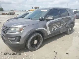 2017 Ford Police Interceptor Utility z VIN 1FM5K8AR0HGC26145, wystawiony jako Copart lot #61004535 z przebiegiem 70 180 mil mil oraz Szkoda całkowita • Salvage title. Historia ofert i sprzedaży dostępna na DreamBid. Obrazek 1.