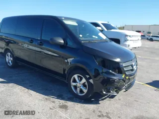 2017 Mercedes-Benz Metris Passenger Van with VIN WD4PG2EE1H3299380, listed as a IAAI auction lot 41750882 with 117,833 mi miles. Bid and sale history available at carsss.com. Image 1.