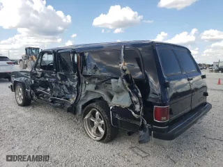 1989 Chevrolet Suburban with VIN 1GNER16K9KF194688, listed as a Copart auction lot 71224134 with 52,002 mi miles and Salvage Title. Bid and sale history available at carsss.com. Image 2.